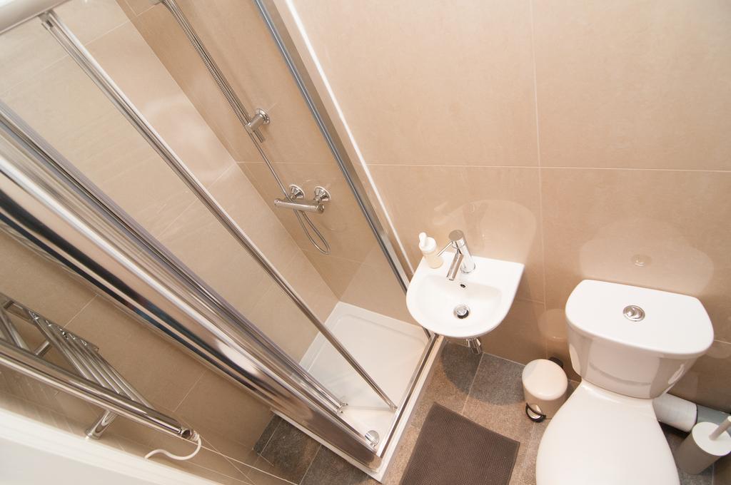 Warren House Apartment ดอนคาสเตอร์ ภายนอก รูปภาพ