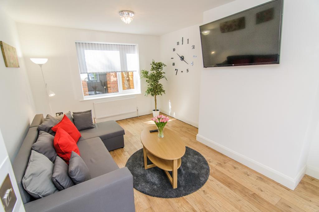 Warren House Apartment ดอนคาสเตอร์ ภายนอก รูปภาพ