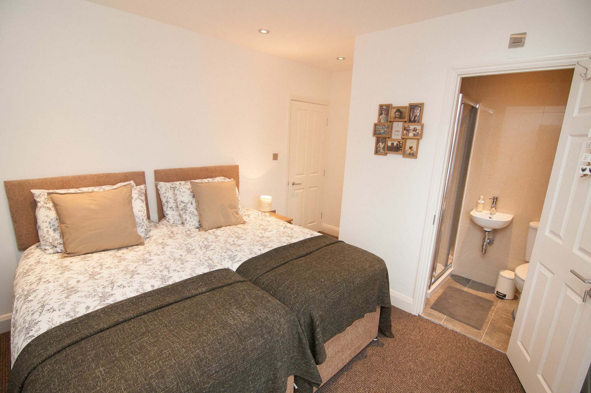 Warren House Apartment ดอนคาสเตอร์ ภายนอก รูปภาพ
